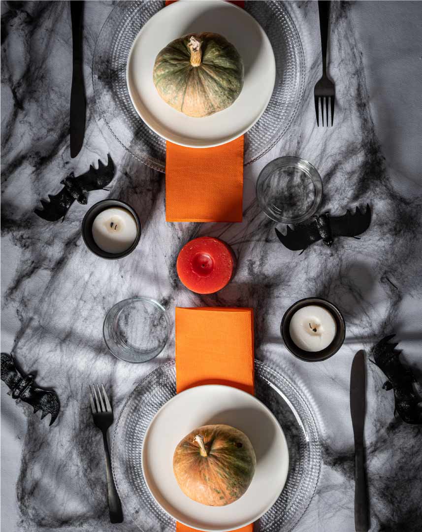 decoracion-de-halloween-para-restaurantes-blanco-naranja
